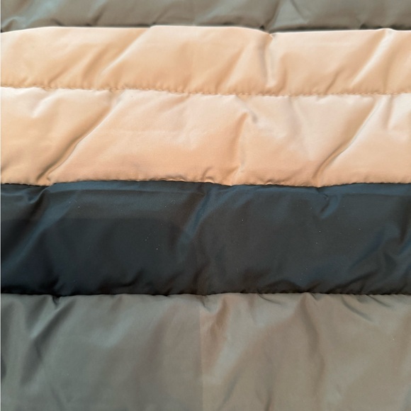 Columbia tri color green blue cream/grey Omni heat white out puffer vest - Picture 12 of 13